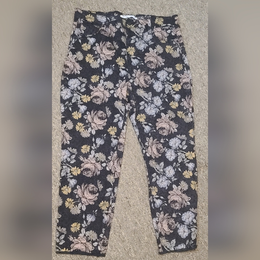 Celebrity Pink High Rise Raw Hem Straight Crop Women's size 15 Floral Jeans